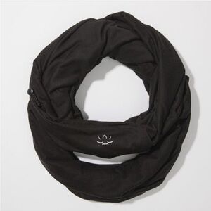 Beyond Yoga Infinity Hidden Pocket Scarf